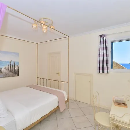 Andros Homes Sea Side & Gasthuis 4*