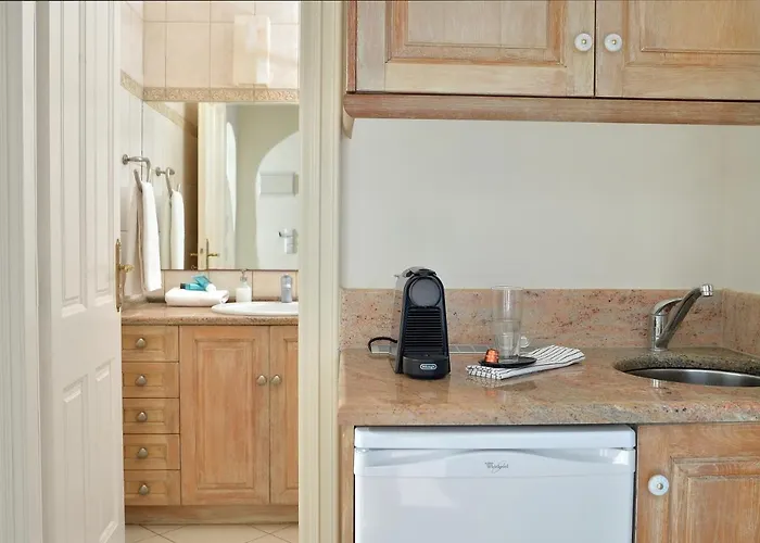 Andros Homes Sea Side & ゲストハウス ガブリオン