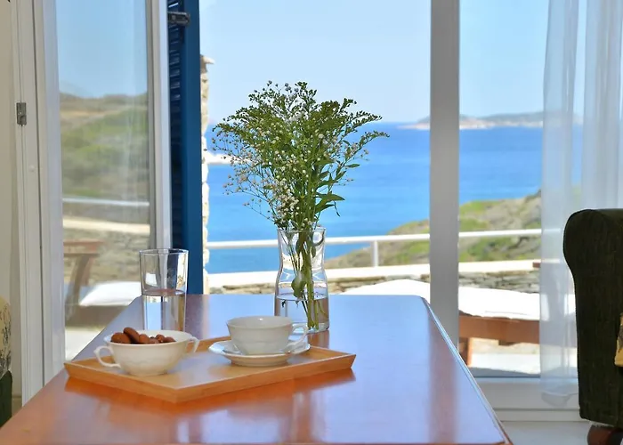 Andros Homes Sea Side & ゲストハウス ガブリオン