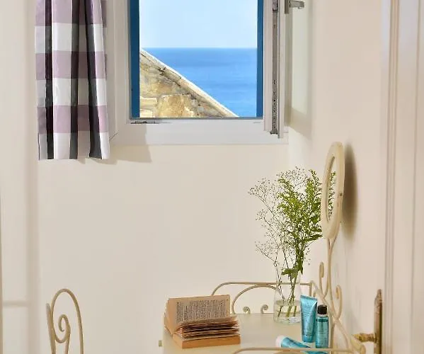 Andros Homes Sea Side & ゲストハウス ガブリオン