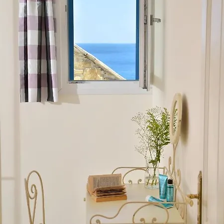 Andros Homes Sea Side & Guest house Gavrio